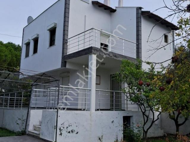 İzmir Çeşme Ildırı Geniş Bahçeli Köşe Konumlu Dubleks Villa
