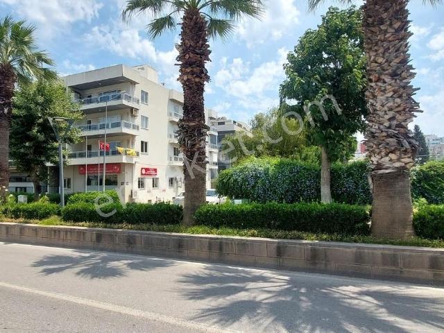 İzmir Ekonomi Yakını 175 M² Köşe 3+1 Jeotermalli Daire