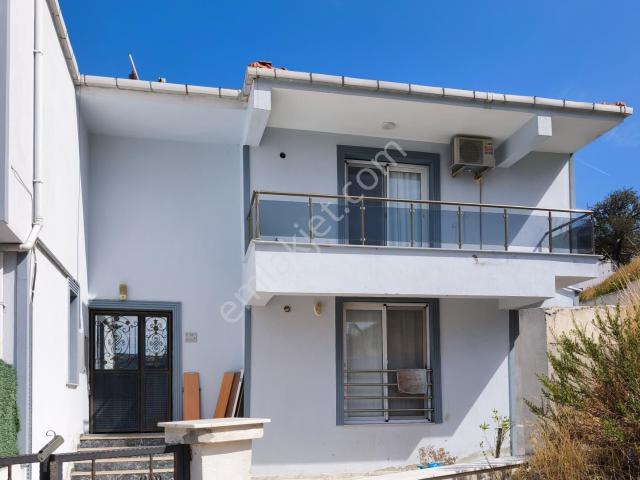 İzmir Foça Kazımdirik Mahallesinde Eşyalı 2+1 Kiralık Daire