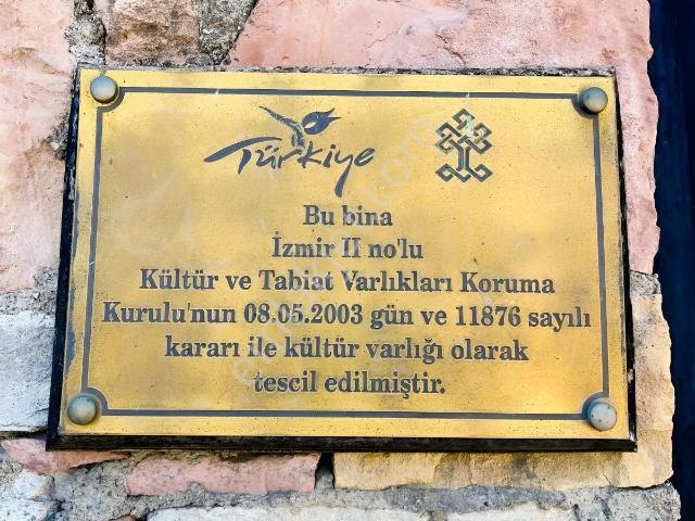 İzmir Foça Kozbeyli De Tescilli Tarihi Bina