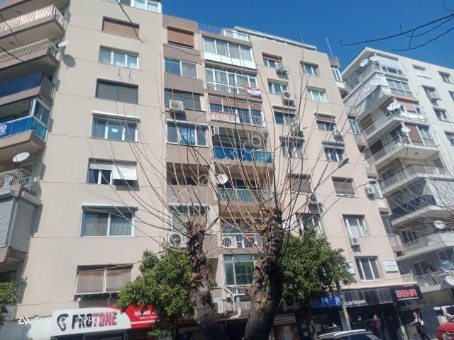 İzmir Konak, Alsancak, Kültür Mah, Şair Eşref Bulvarı, Tadilatlı Satılık 3+1 Daire
