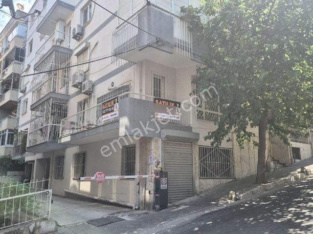 İzmir Konak Göztepe Asansörlü Otoparklı 1 Kat 3+1 Satılık Daire