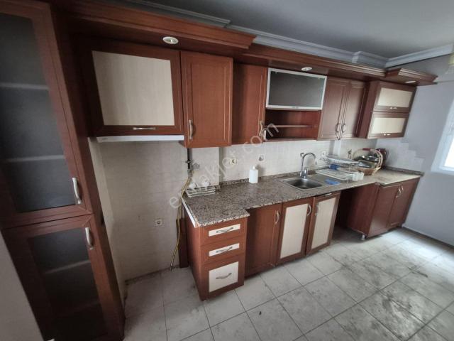 İzmir Konak Eşrefpaşa/ izmirpark Av.m yanı/asansörlü135m2/3+1 Arakat Otoparklı Geniş Balkonlu Daire