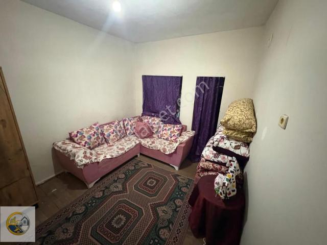 İzmir Konak Ferahlı Mahallesinde Satılık 2 Katlı Müstakil Bina