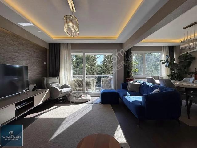 İzmir Konak Fuar Cephesinde Prestijli Konumda Satılık 3+1 Daire