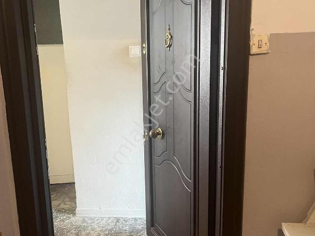 İzmir Konak Kiralık Daire 2+1 Doğalgazlı