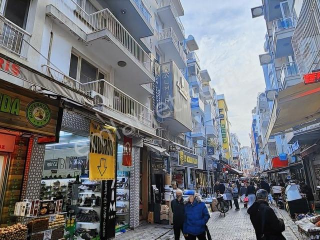 İzmir Karşıyaka Çarşıda Satılık3+1 Daire