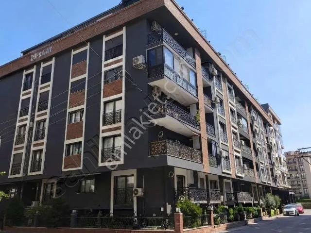 İzmir Karşıyaka Şemikler'de Ebeveyn Banyolu 2+1 Satılık Daire