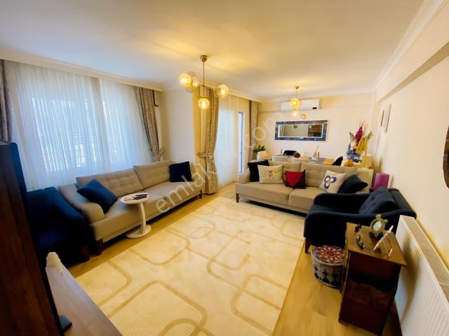 İzmir Karşıyaka Lisesi Yakını Full Tadilatlı 3+1 Arakat Daire