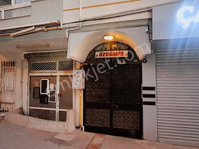 İzmir Karabağlar Vatan Mahallesinde 3+1 Satılık Daire