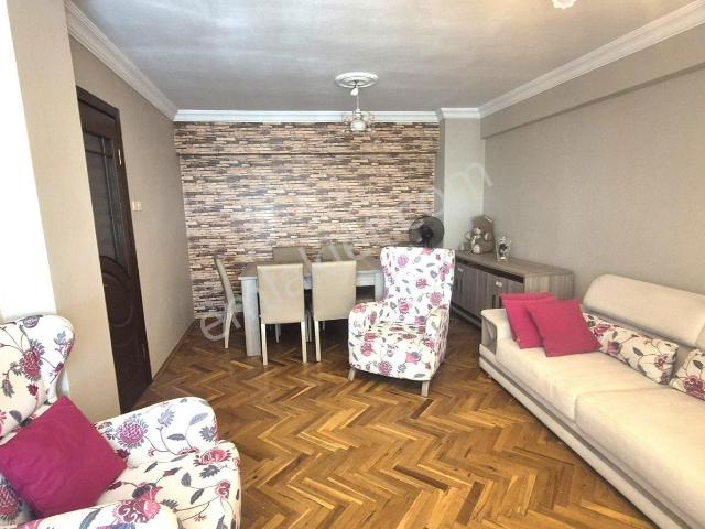 İzmir Karabağlar Bahçelievler Mah. Otoparklı Satılık 3+1 Daire