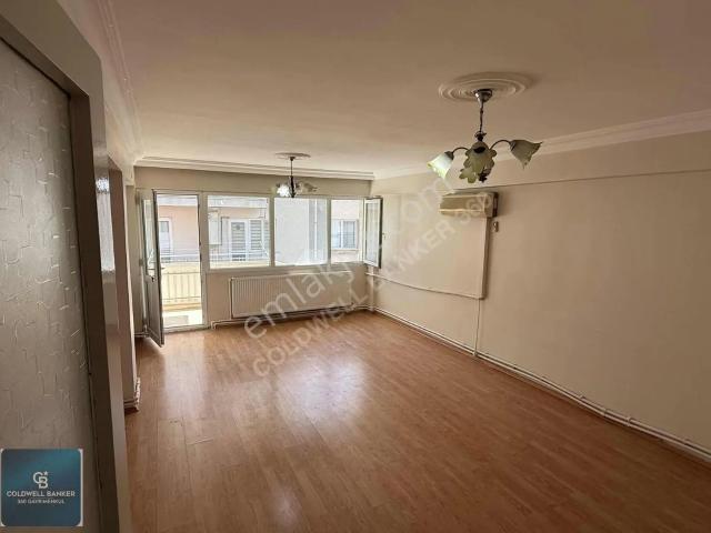 İzmir Karabağlar Bahçelievlerde Kiralık 2+1 Daire
