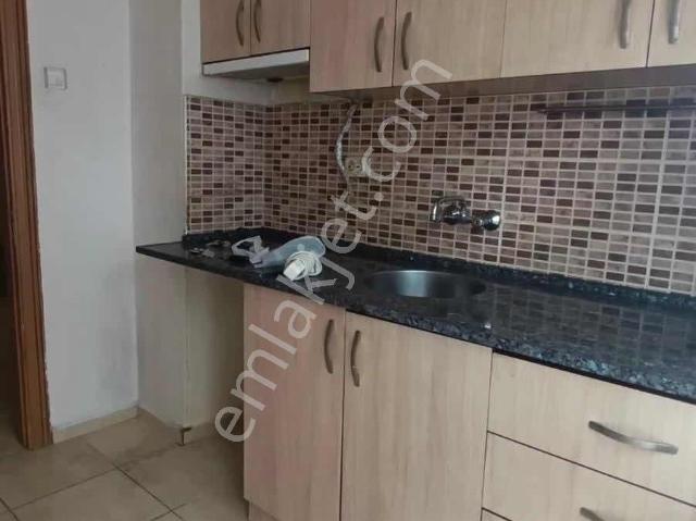 İzmir Karabağlar Esenyalı'da Satılık 3+1 Ferah Daire