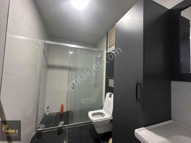 İzmir Kemalpaşa Kirazlı Meydanda Geniş Ofis/daire