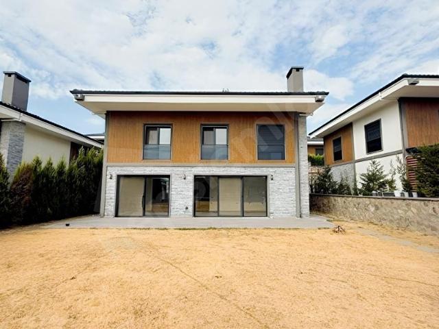 İzmir Kemalpaşa Yukarıkızılca Site İçerisinde Satılık Villa