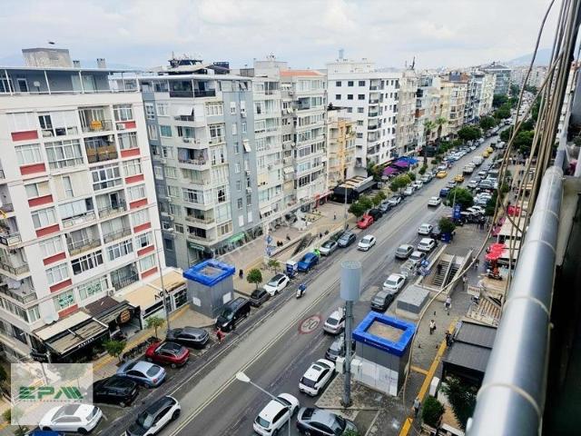 İzmir Hatay İnönü Caddesinde 160m2 Kiralık Daire