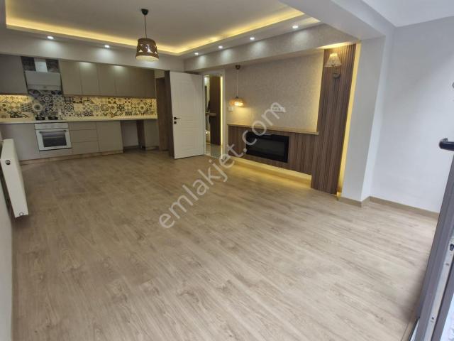 İzmir Hatay'da 3+1 Bahçe Kullanımlı Modern Satılık Daire