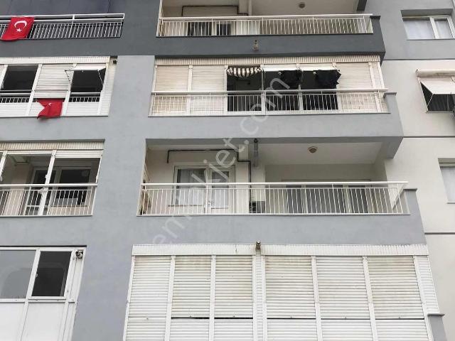 İzmir Çiğli Yakakent Mahallesi Satılık 3+1 Daire