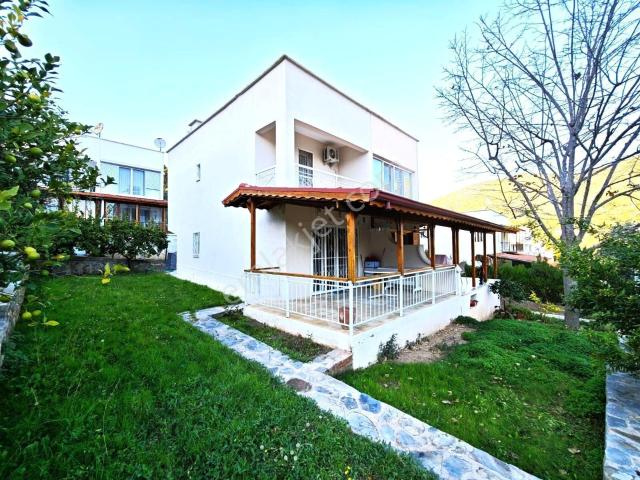 İzmir Menderes Ahmetbeyli Yoncaköy 'de Satılık Yazlık Villa
