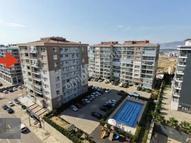 İzmir Menemen İstiklal Mahallesinde Kiralık 3+1 Geniş Daire