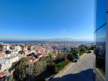 İzmir Narlıdere Narlı Mah. Deniz Manzaralı 150 M2 3+1 Daire