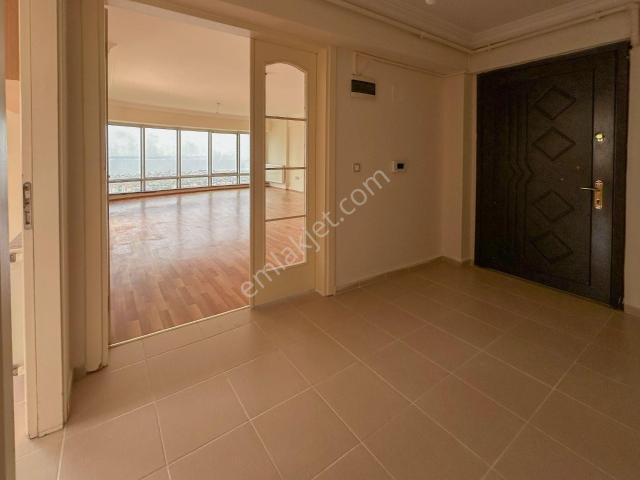İzmir Narlıdere Narlı Mah. Deniz Manzaralı 150 M2 3+1 Daire