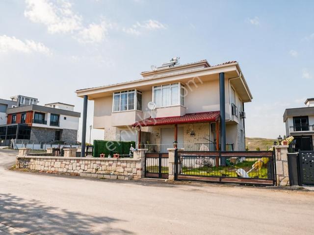 İzmir Seferihisar Akarca'da Deniz Manzaralı Dubleks Villa Satılık