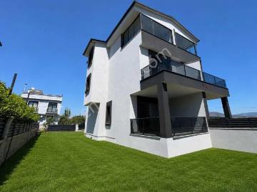 İzmir Seferihisar Doğanbeyde Satılık 3+1 Geniş Bahçeli Villa