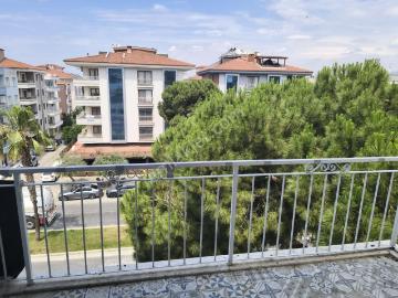 İzmir Selçuk Merkezde Full Eşyalı, Yenilenmiş 3 Balkonlu 2+1 Daire