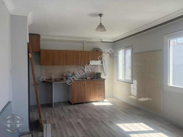 İzmir Selçuk Atatürk Mahallesi Kiralık 3+1 Daire
