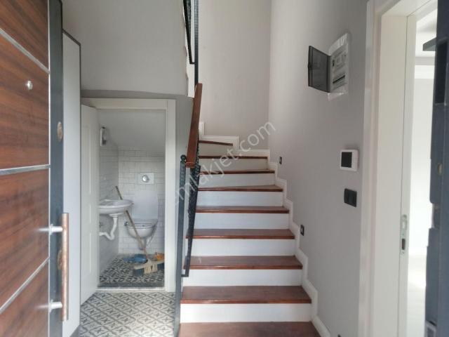 İzmir Torbalı Gold Emlaktan Satılık 5x1 Sıfır Tribleks Vila