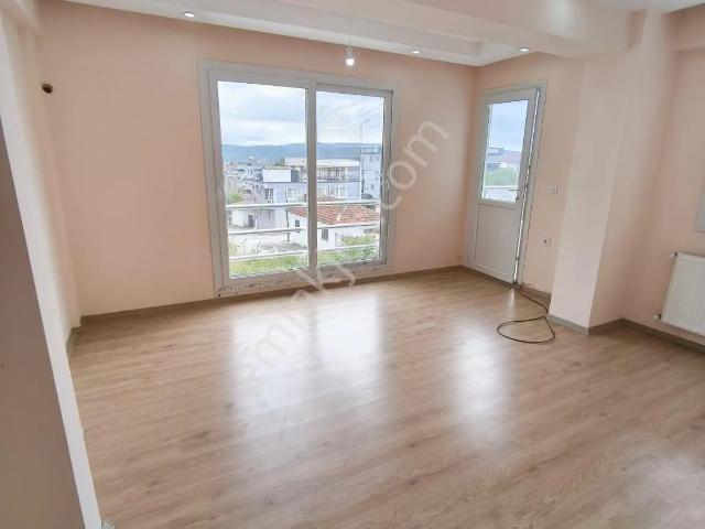 İzmir Torbalı Pancarda 3+1 Ebebyn Doğalgazlı Arakat Geniş Daire
