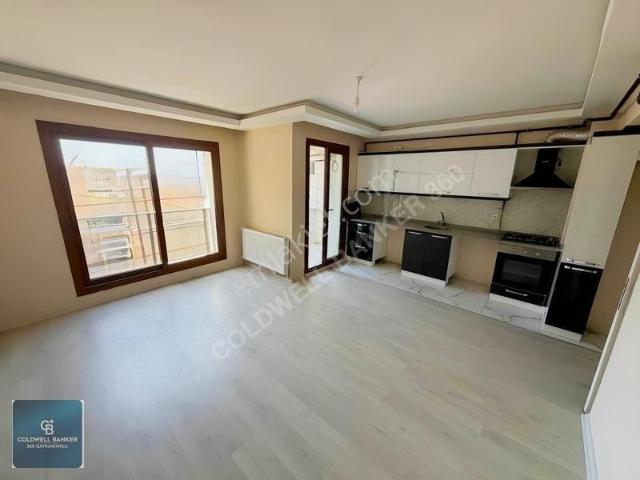 İzmir Tarihi Asansörde Deniz Manzaralı & Yeni Yapıda Lüks 2+1