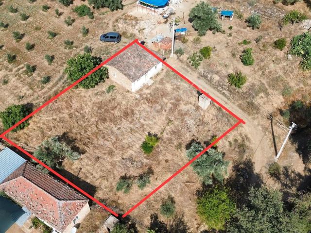 İzmir Tire Sb Emlak'tan Yeğenli Mahallesinde Satılık Taş Köy Evi