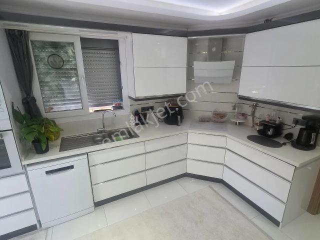 İzmir Tire Sb Emlak'tan Hürriyet Mahallesinde Lüks 4+1 Daire