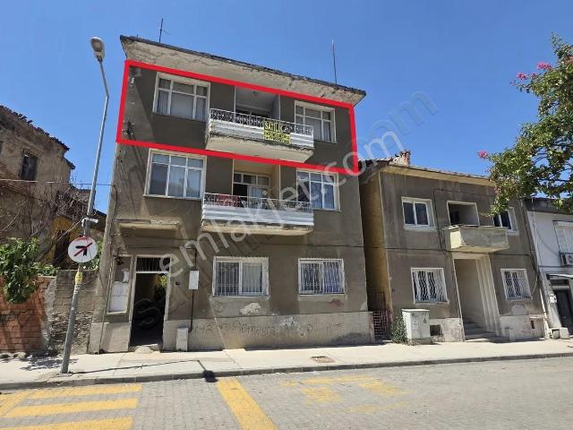 İzmir Tire Sb Emlak'tan Kurtuluş Mah. Tadilatlık 3+1 Daire