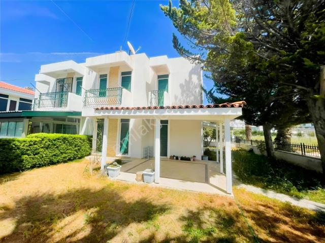 İzmir'in İncisi Çeşme Çiftlikköy 3+1 Satılık Dublex Villa