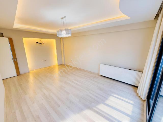 İzmirpark Avm Üçyol Metro Yakını Doğalgazlı Kiralık Daire 2+1