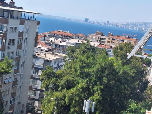 İzmirspor Metrocıkışı Pazaryeri Hastane Yakını Asansörlü Otopark