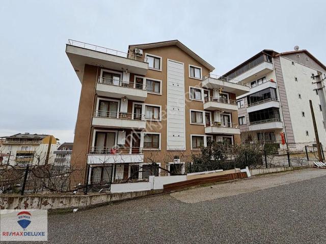 İzmit Bağçeşmede Geniş Teraslı Eğimsiz Satılık 4+1 Çatı Dubleks
