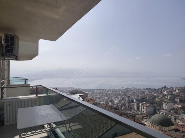 İzmit Bahçeşmede Satılık Full Eşyalı Ve Deniz Manzaralı Daire