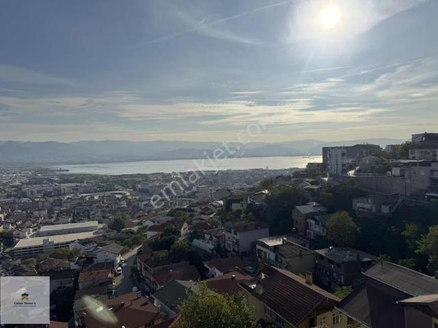 İzmit Erenler Mah Deniz Manzaralı Satılık 4+1 Daire