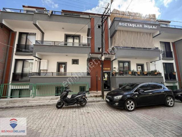İzmit Erenlerde Satılık Komple Eşyalı Manzaralı 2+1 Arakat Daire