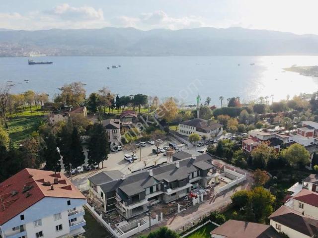 İzmit Körfez'de Bulunan 4+1 Kısmi Deniz Manzaralı Dubleks Villa