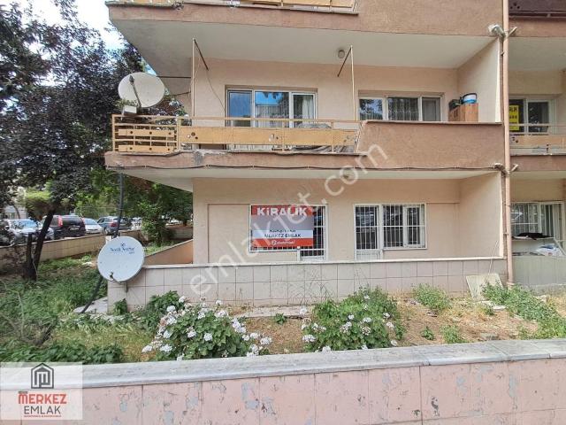 İzmit Merkez Yürüyüş Yoluna Cepheli2,5+1 Kiralık Mobilyalı Ofis