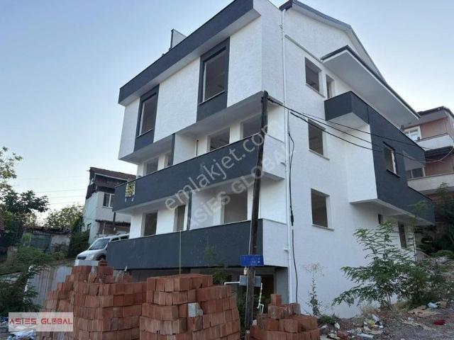 İzmit Merkezde Deniz Manzaralı Sıfır 2+1 Arakat Daire