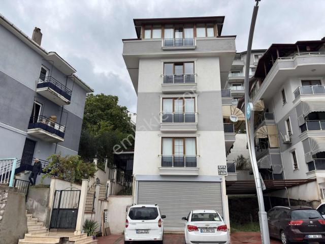 İzmit Serdar Mahallesinde Kiralık 2+1 Temiz Yeni Daire