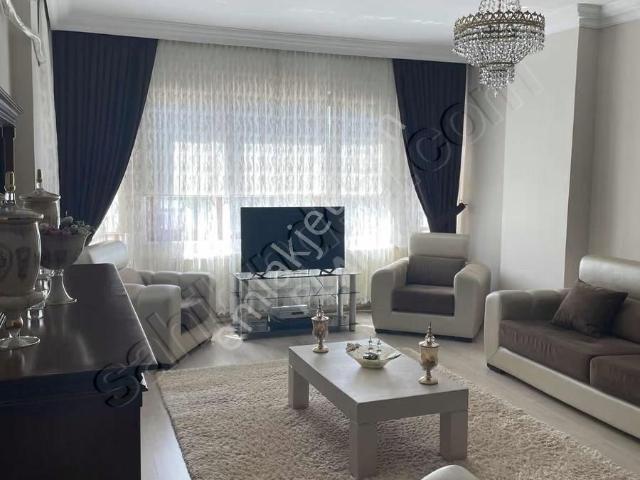 İzmit Plaj Yolu Yıldızlar Havuzu Yanı 3+1 170 M2 Arakat Dubleksi