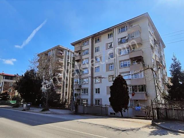 İzmit Plajyolun'da Balaban 1 'de 3+1 Arakat Daire