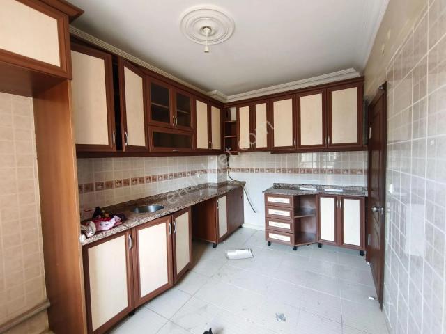 İzmit Radar Bölgesinde Kiralık 3+1 Deniz Manzaralı Geniş Arakat Daire